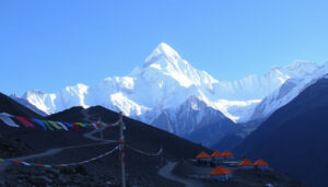 Everest Base Camp Trek 2025 – Cost, Days, Distance and Tips